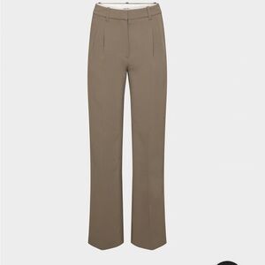 NWT - Aritzia The Effortless Pant - Modern Taupe - Size 8